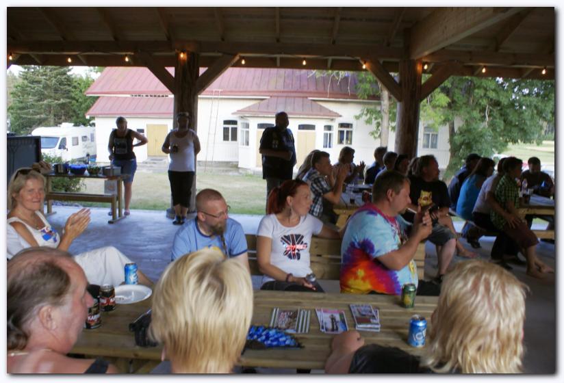 802x537 pixels (72K)